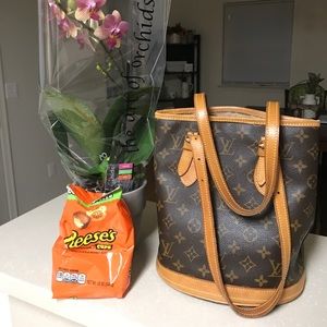 Louis Vuitton Petit bucket 👜